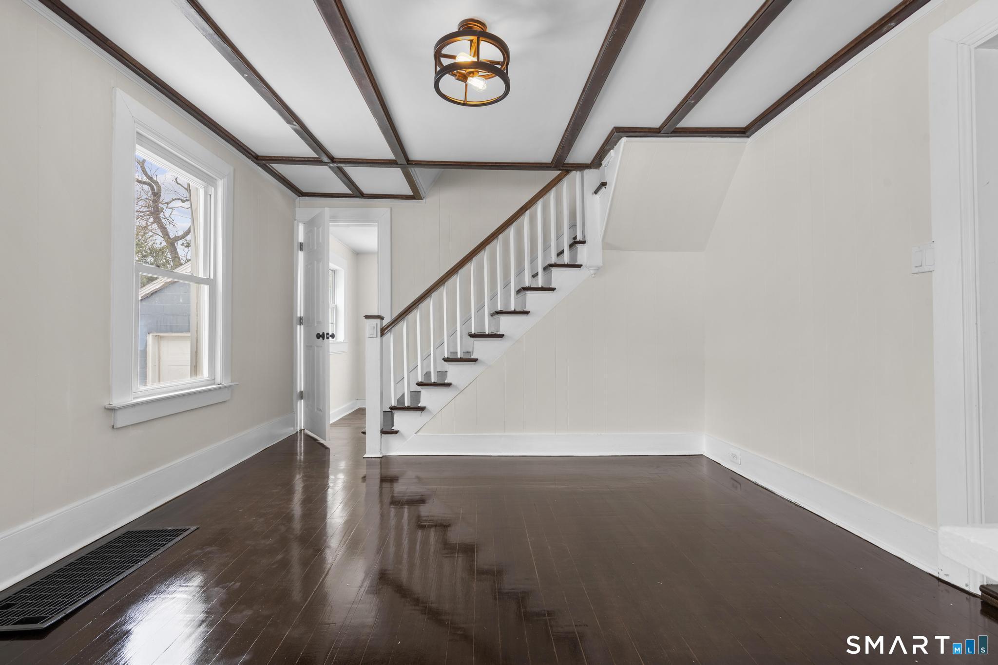 41 Riverview Avenue Groton, CT 06340 - Photo 9 of 31