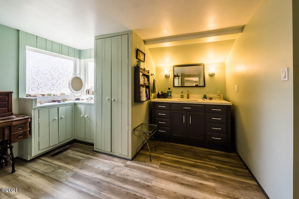 97 North Deer Valley Road Otis, OR 97368 - Photo 22 of 30 DSC01398-HDR