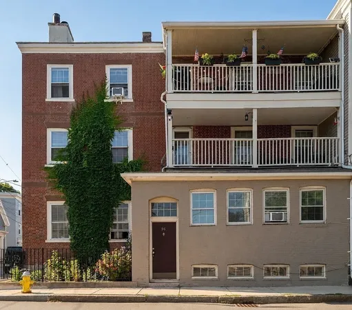 $3,000 | 96 Derby Street, Unit 1, Salem, MA 01970