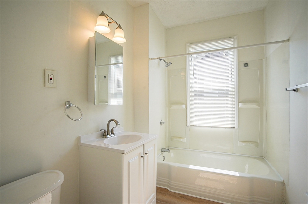 11-13 Newman Street, Unit 3 Springfield, MA 01105 - Photo 16 of 17