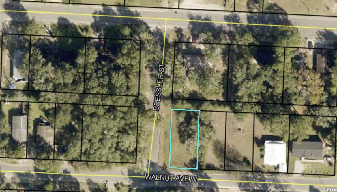 824 West Walnut Avenue Crestview, FL 32536 - Photo 2 of 3 a bathroom with a shower