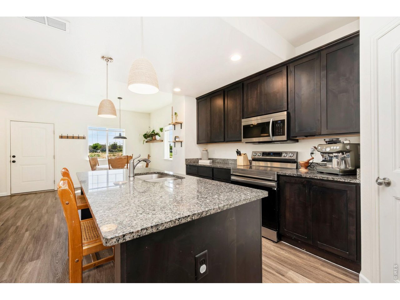 4355 24th Street Road, Unit 2101 Greeley, CO 80634 - Photo 8 of 23 Granite countertops