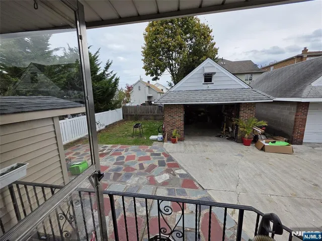 $3,600 | 299 Maple Avenue, Wallington, NJ 07057