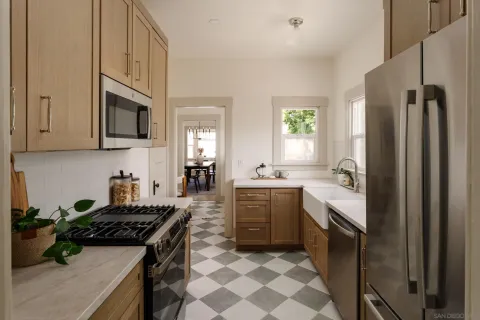 $1,075,000 | 3677 Highland Avenue, San Diego, CA 92105