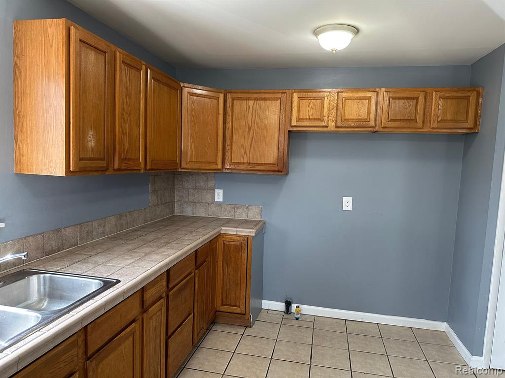 19175 Inkster Road Livonia, MI 48152 - Photo 17 of 49