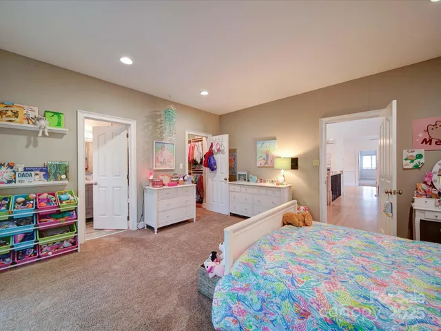 a bed room with a bed