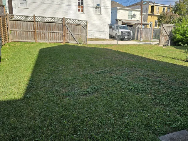a house view with garden space