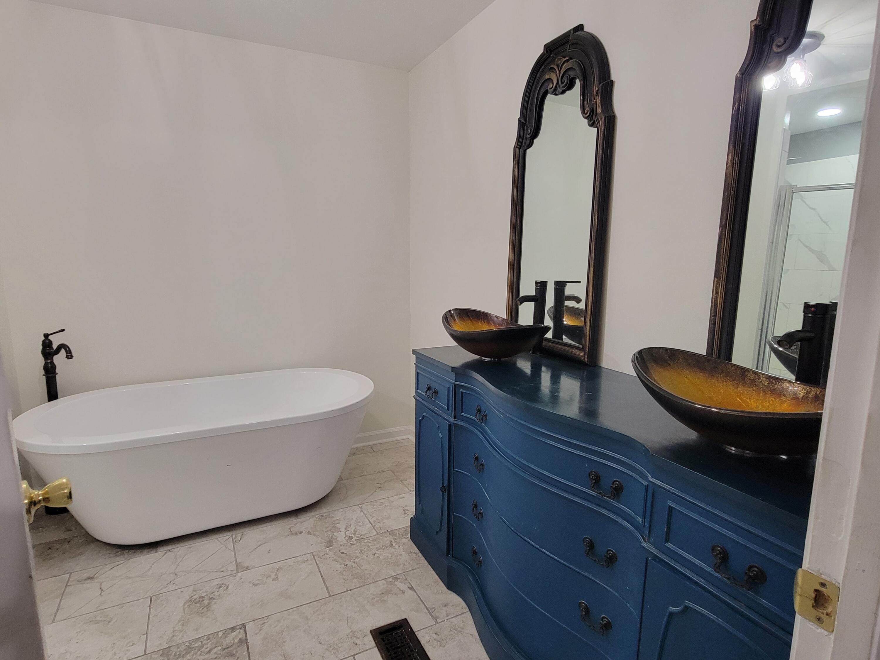 10114 Sims-Harris Road Ooltewah, TN 37363 - Photo 27 of 48 Bathroom