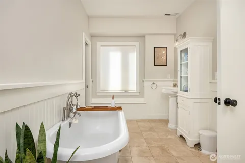 $3,698,000 | 12168 Sunrise Drive Northeast, Bainbridge Island, WA 98110