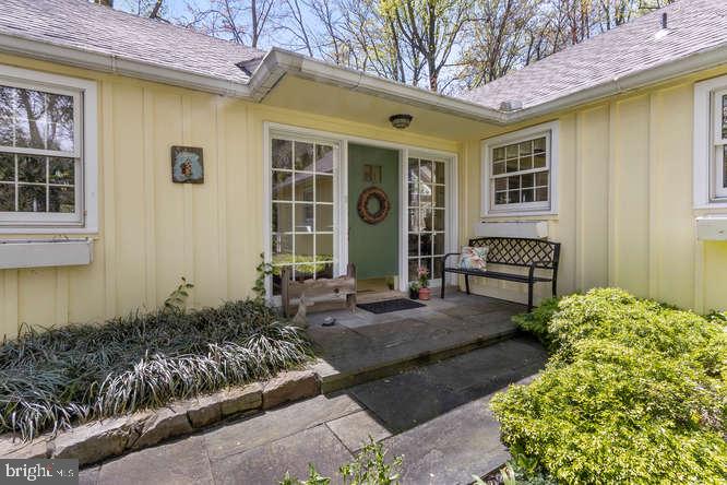 653 Weadley Road Radnor, PA 19087 - Photo 3 of 24