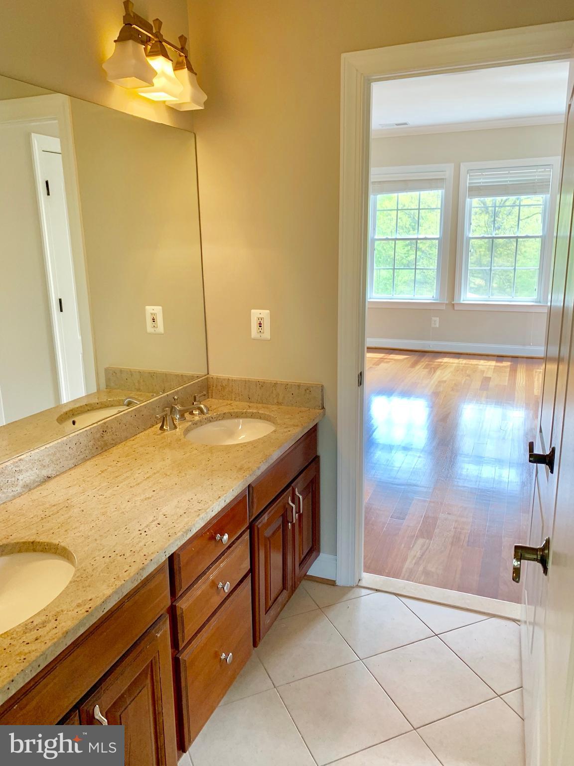 12775 Yates Ford Road Clifton, VA 20124 - Photo 53 of 72 Jack&Jill Bath