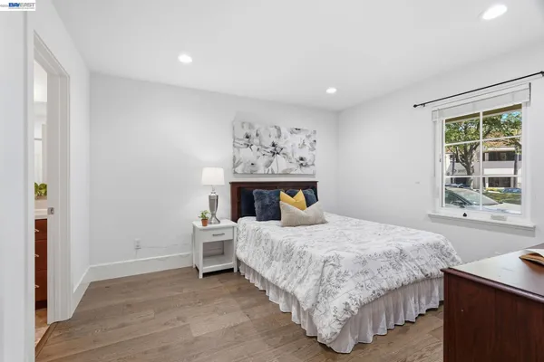 a picture of a open kitchen