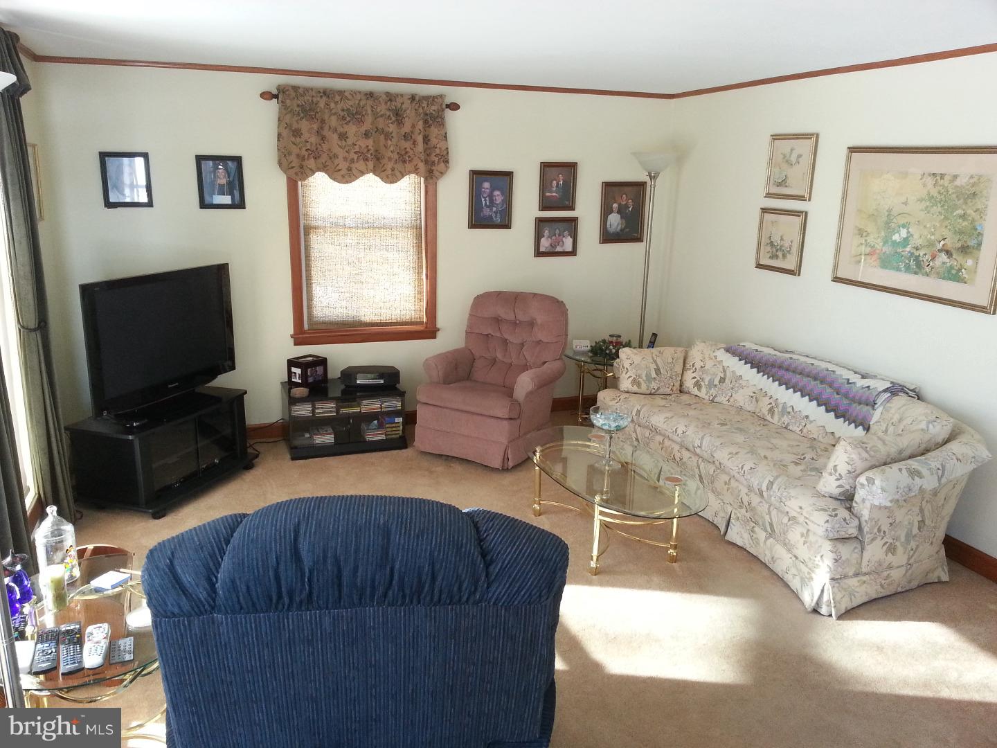 16 Kings Boulevard Reading, PA 19607 - Photo 2 of 23