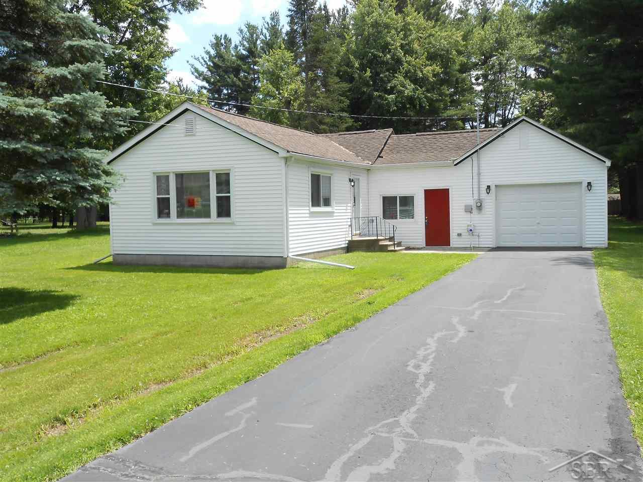 7095 Dutch Road Saginaw, MI 48609 - Photo 2 of 16 31249669-1.JPG