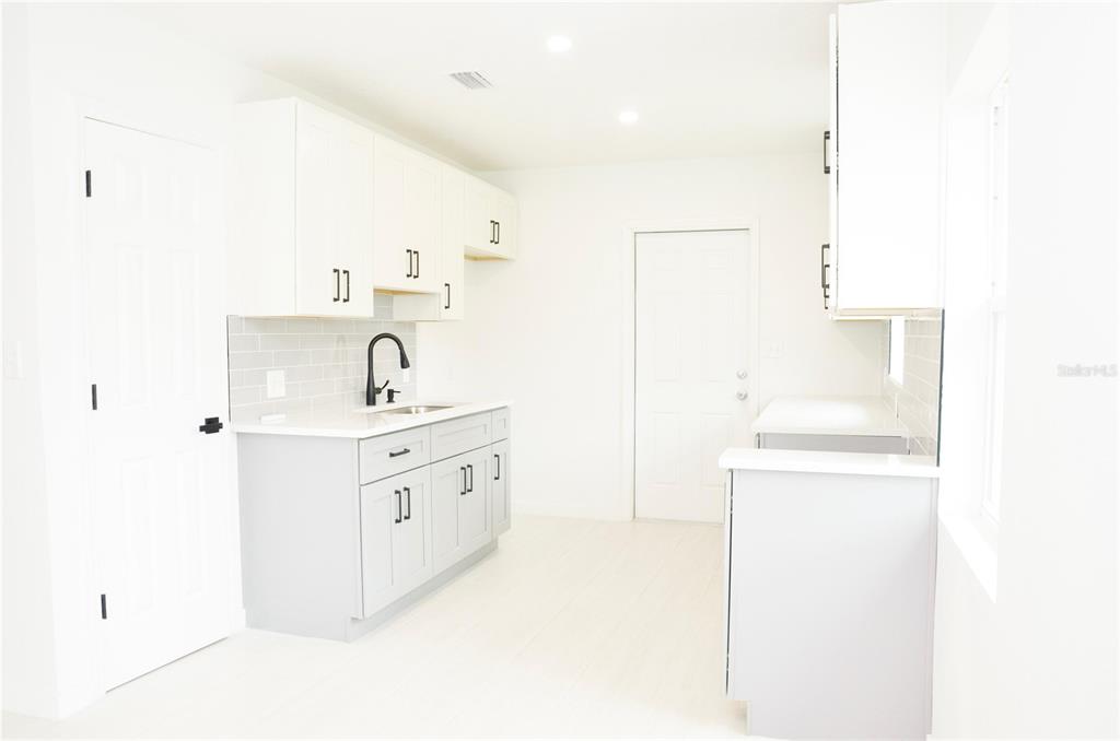 1505 38th Street Orlando, FL 32839 - Photo 9 of 19