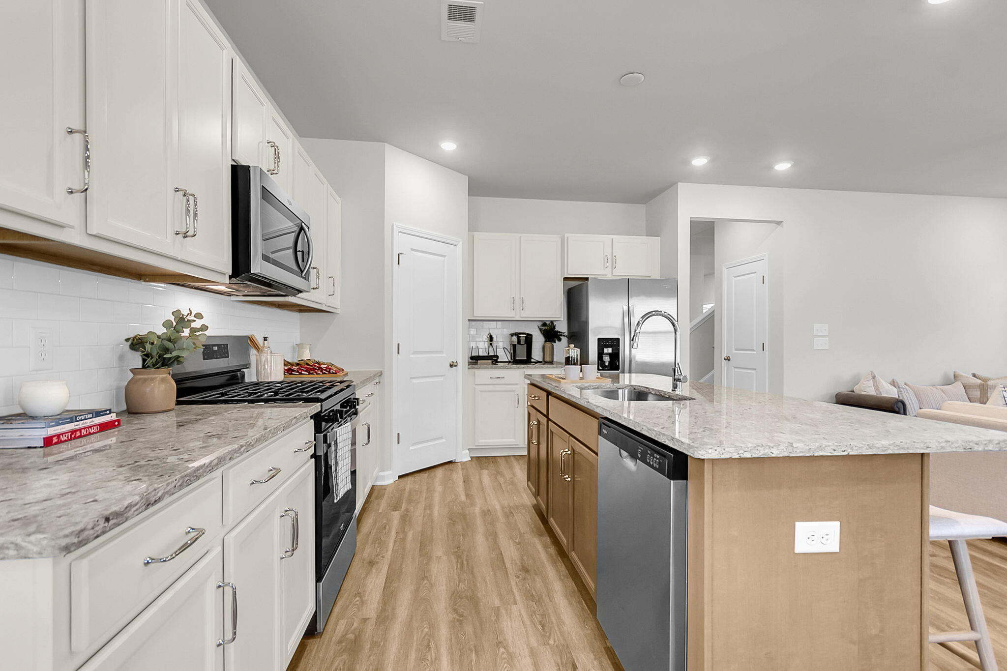 311 Clipper Court Summerville, SC 29486 - Photo 20 of 46 KITCHEN