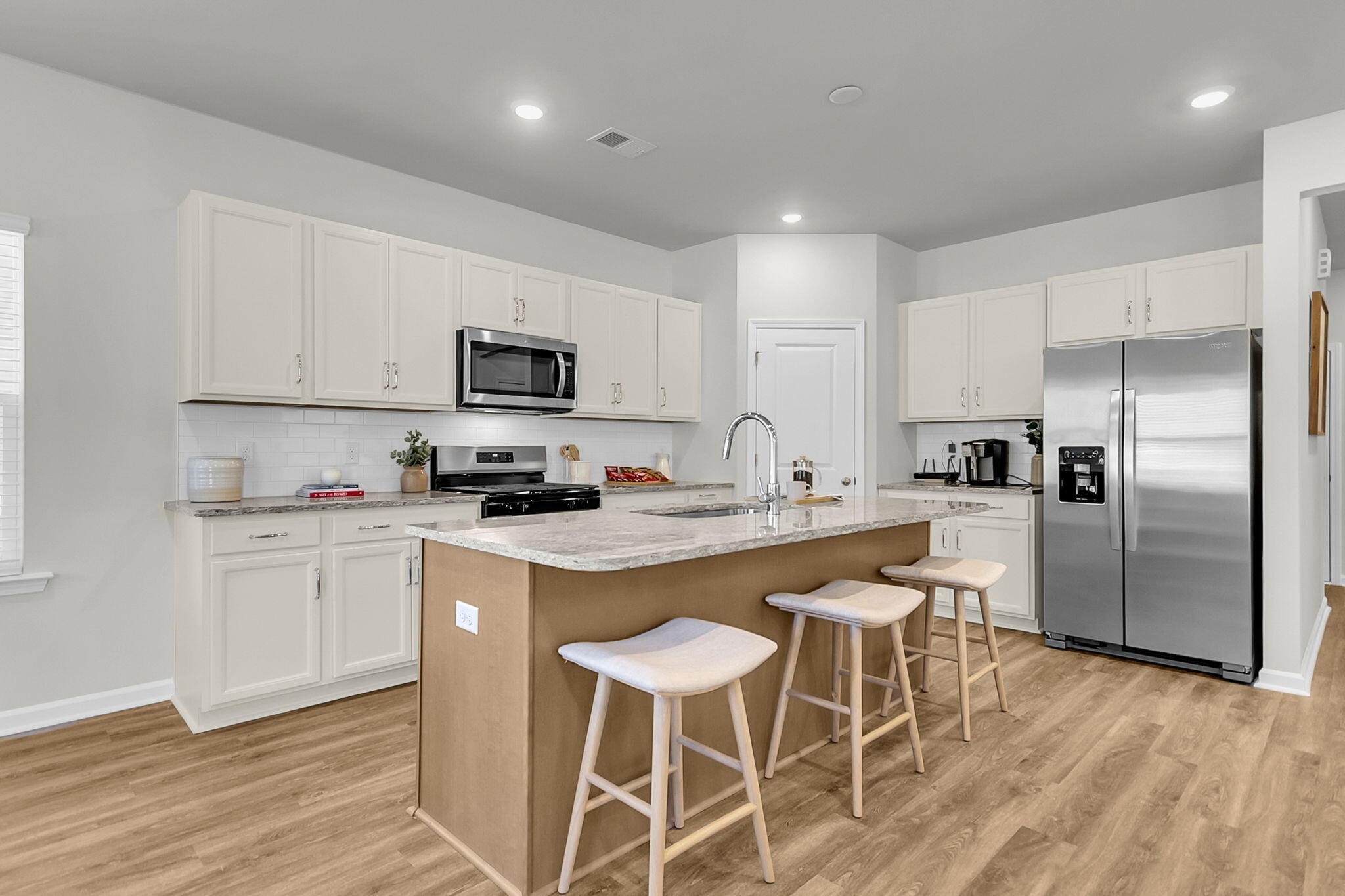 311 Clipper Court Summerville, SC 29486 - Photo 21 of 46 KITCHEN