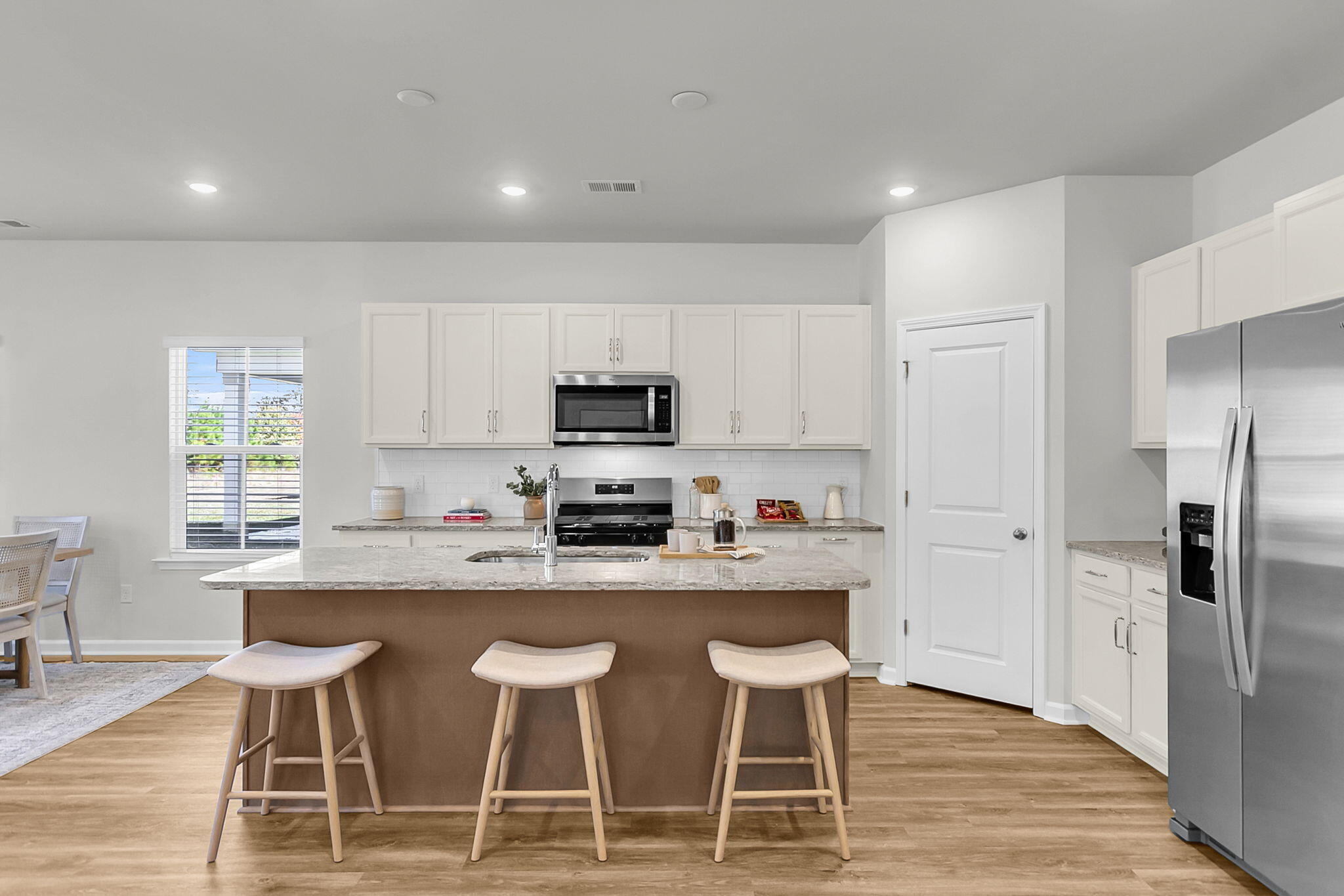 311 Clipper Court Summerville, SC 29486 - Photo 22 of 46 KITCHEN ISLAND
