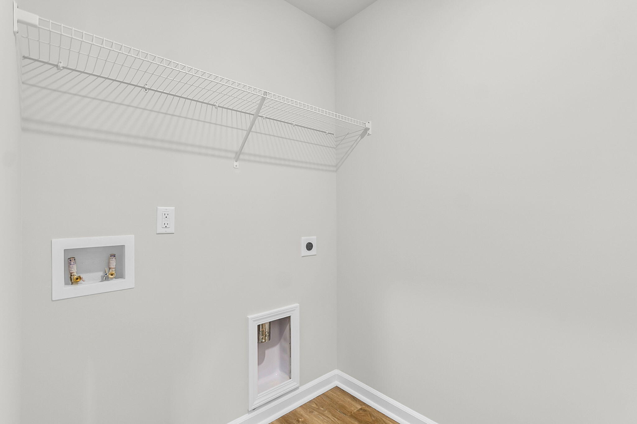 311 Clipper Court Summerville, SC 29486 - Photo 34 of 46 LAUNDRY ROOM