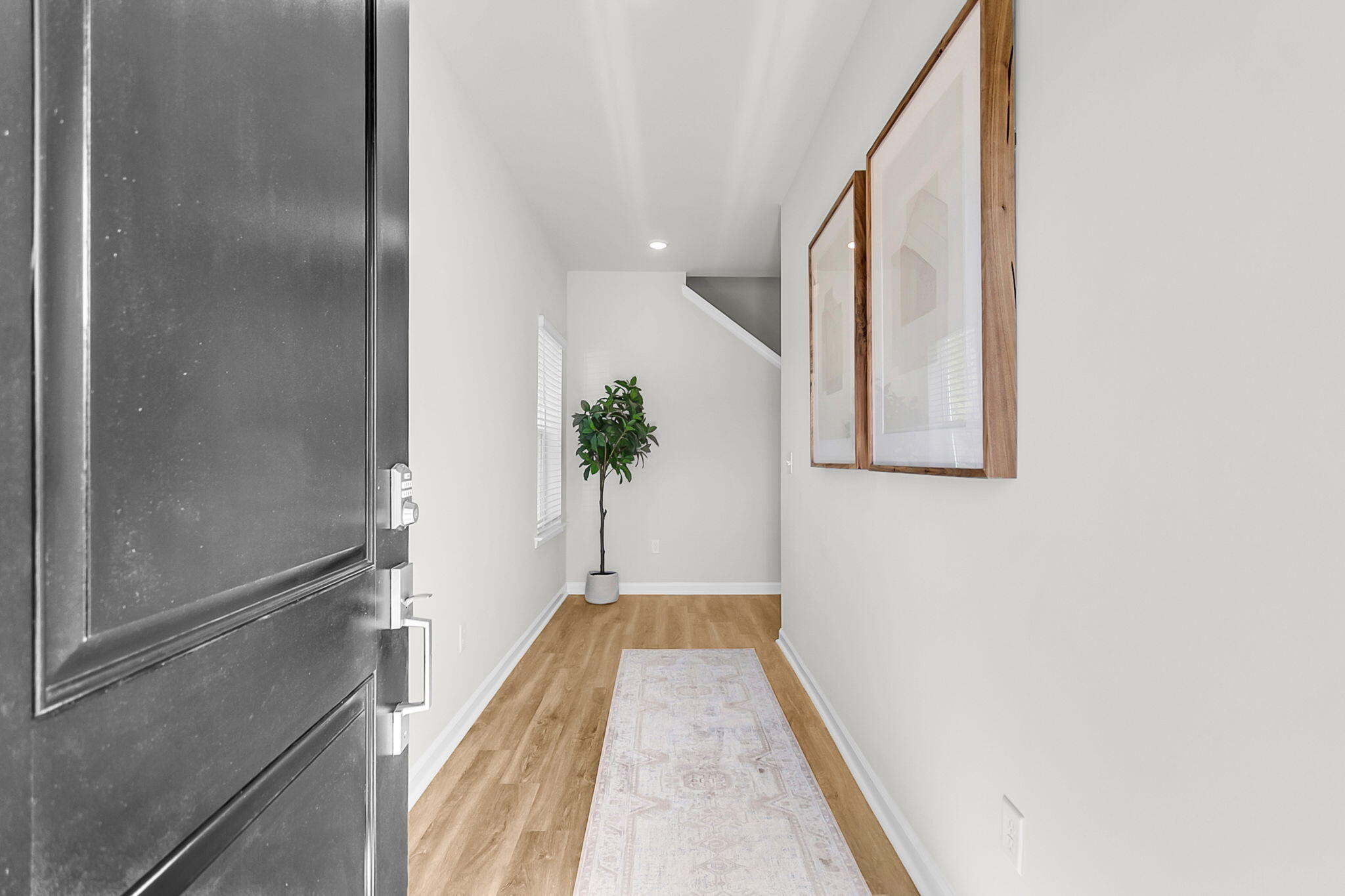 311 Clipper Court Summerville, SC 29486 - Photo 8 of 46 FOYER