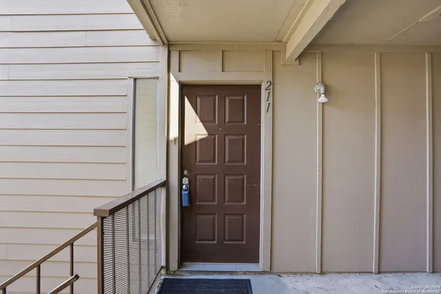 $115,000 | 2935 Nacogdoches Road, Unit 211, San Antonio, TX 78217