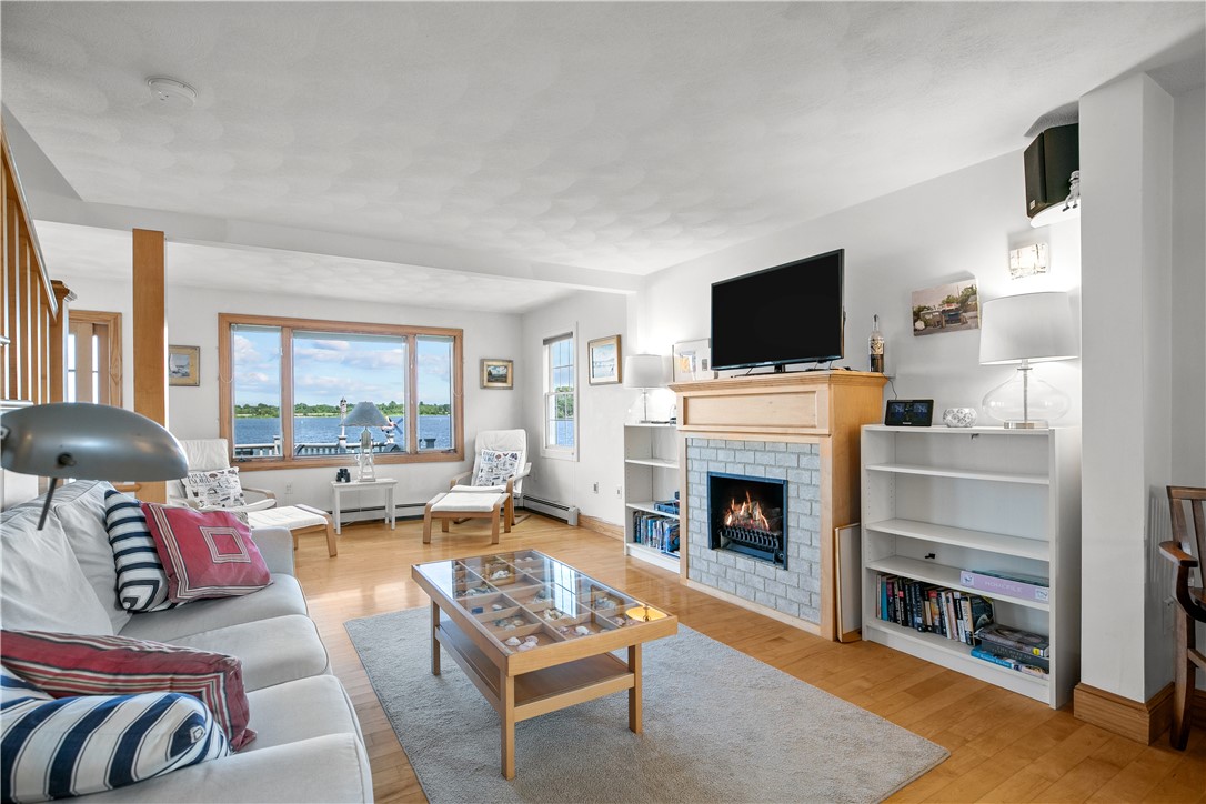309 Riverside Street Portsmouth, RI 02871 - Photo 12 of 48 Living Room