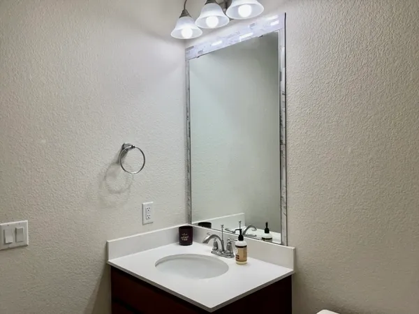 $2,600 | 509 Rockport Street, Georgetown, TX 78633