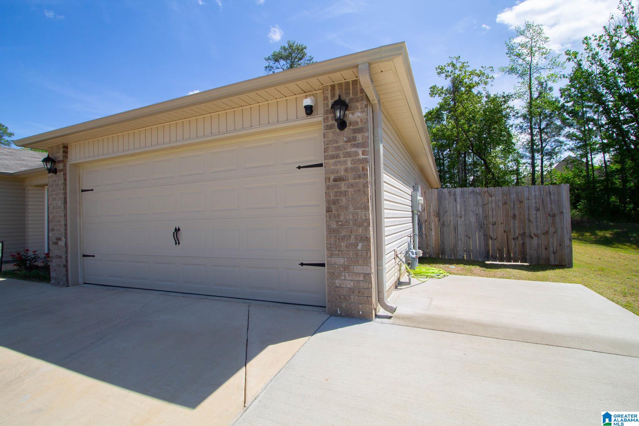 188 Coleman Way Calera, AL 35040 - Photo 3 of 34