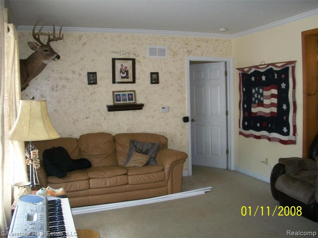 47530 Greenview Road Utica, MI 48317 - Photo 3 of 12