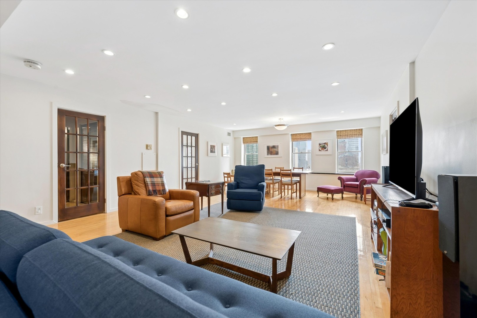 40 East 9th Street, Unit 1616 Chicago, IL 60605 - Photo 5 of 33