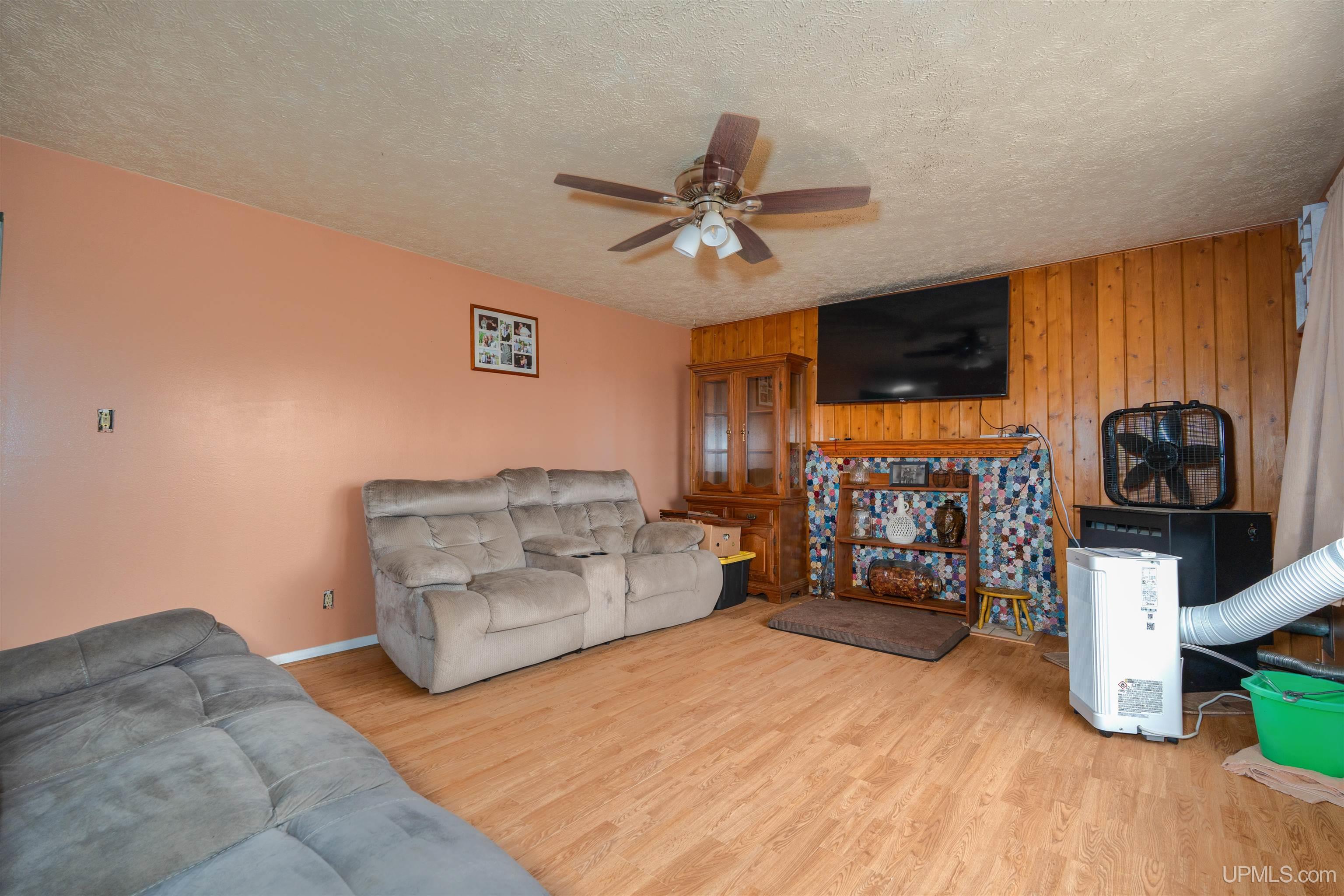 8071 Freeman Road Manistique, MI 49854 - Photo 5 of 43 Gallery Image 5