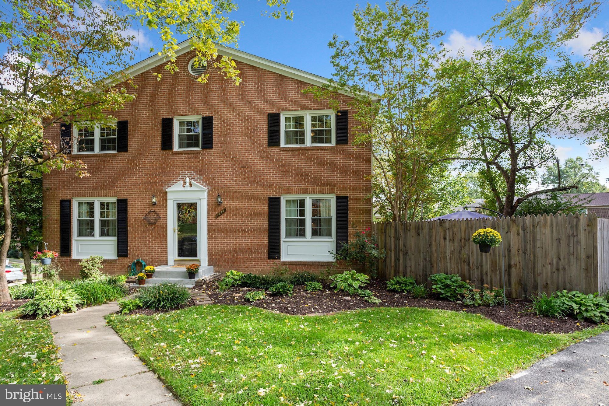 6844 Brian Michael Court Springfield, VA 22153 - Photo 3 of 42 Large and open front yard!