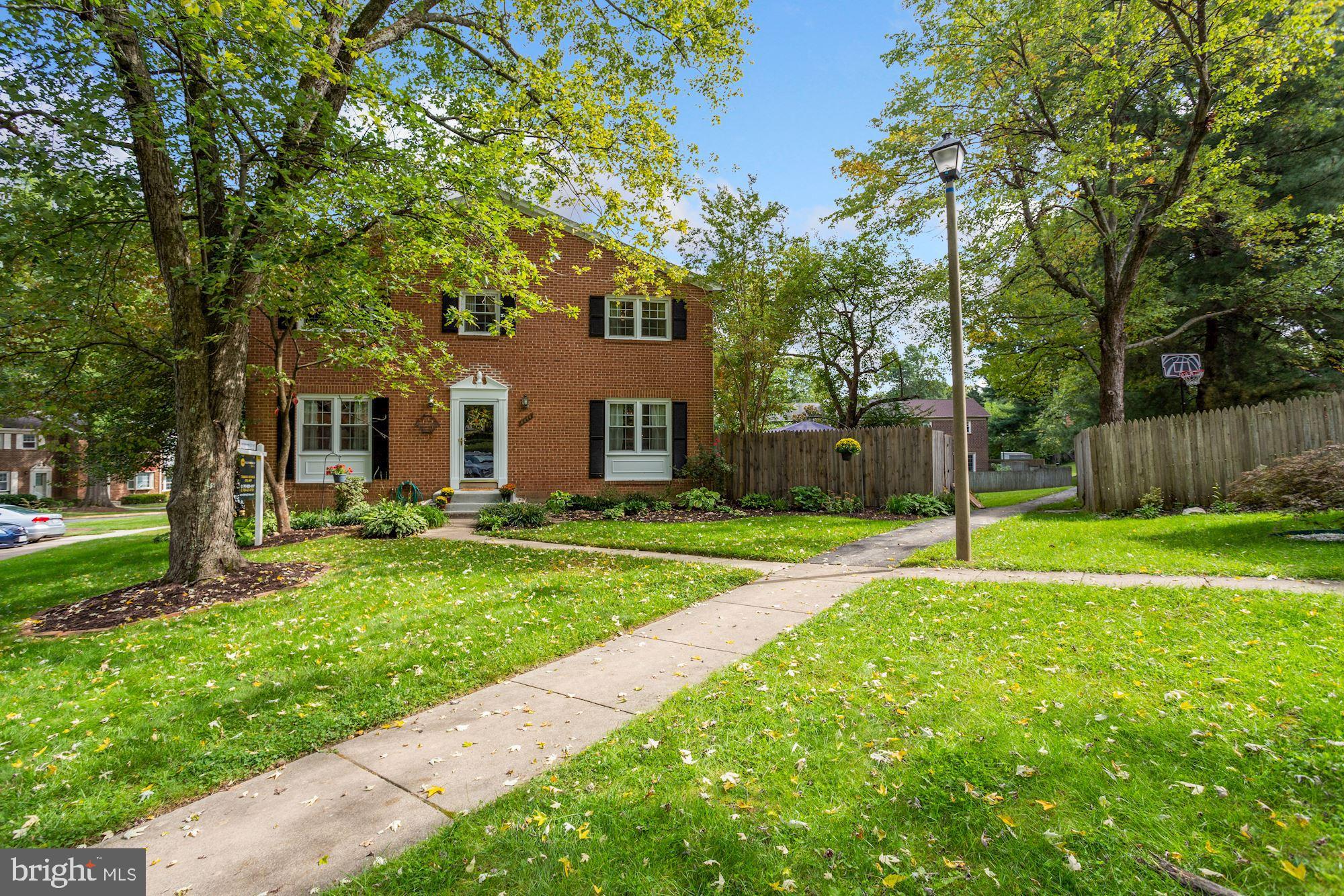 6844 Brian Michael Court Springfield, VA 22153 - Photo 4 of 42 Extended view of front yard