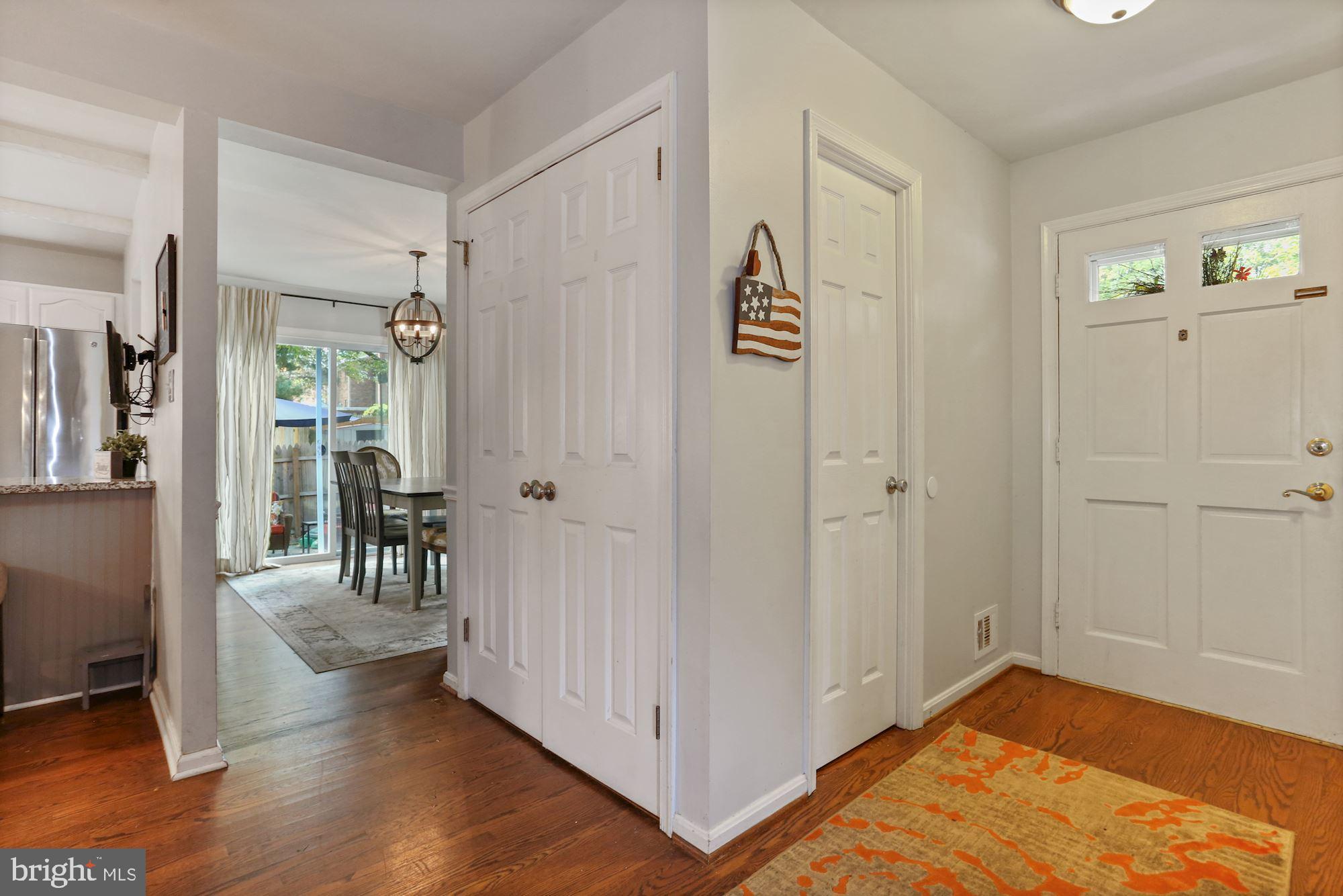 6844 Brian Michael Court Springfield, VA 22153 - Photo 10 of 42 View of the living room in the foyer