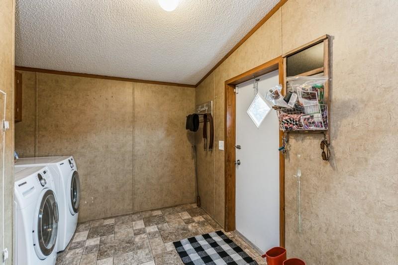 5995 Staff Road Crestview, FL 32536 - Photo 32 of 35 a view of bathroom