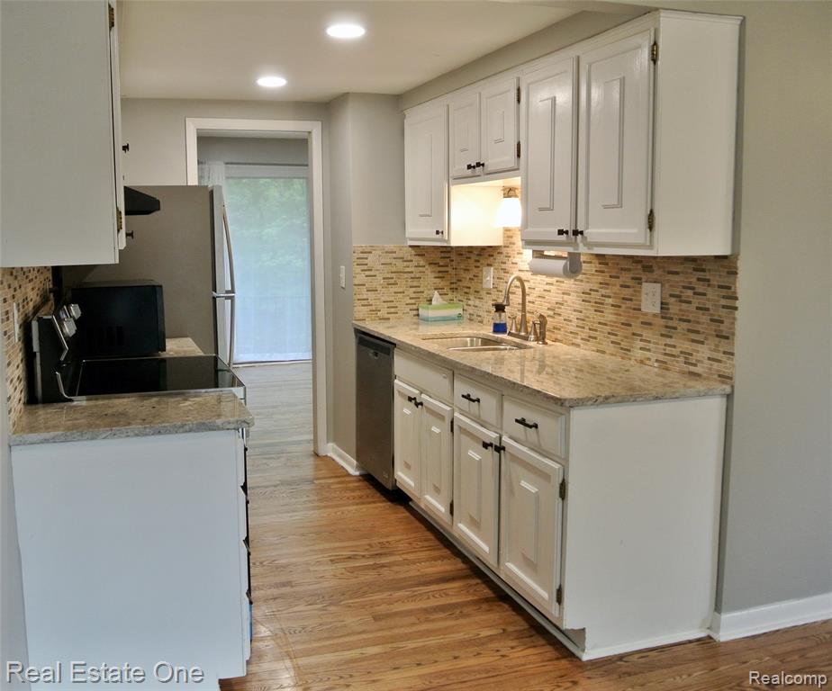 1403 Oakbrook Rochester Hills, Unit 93 Rochester, MI 48307 - Photo 9 of 20