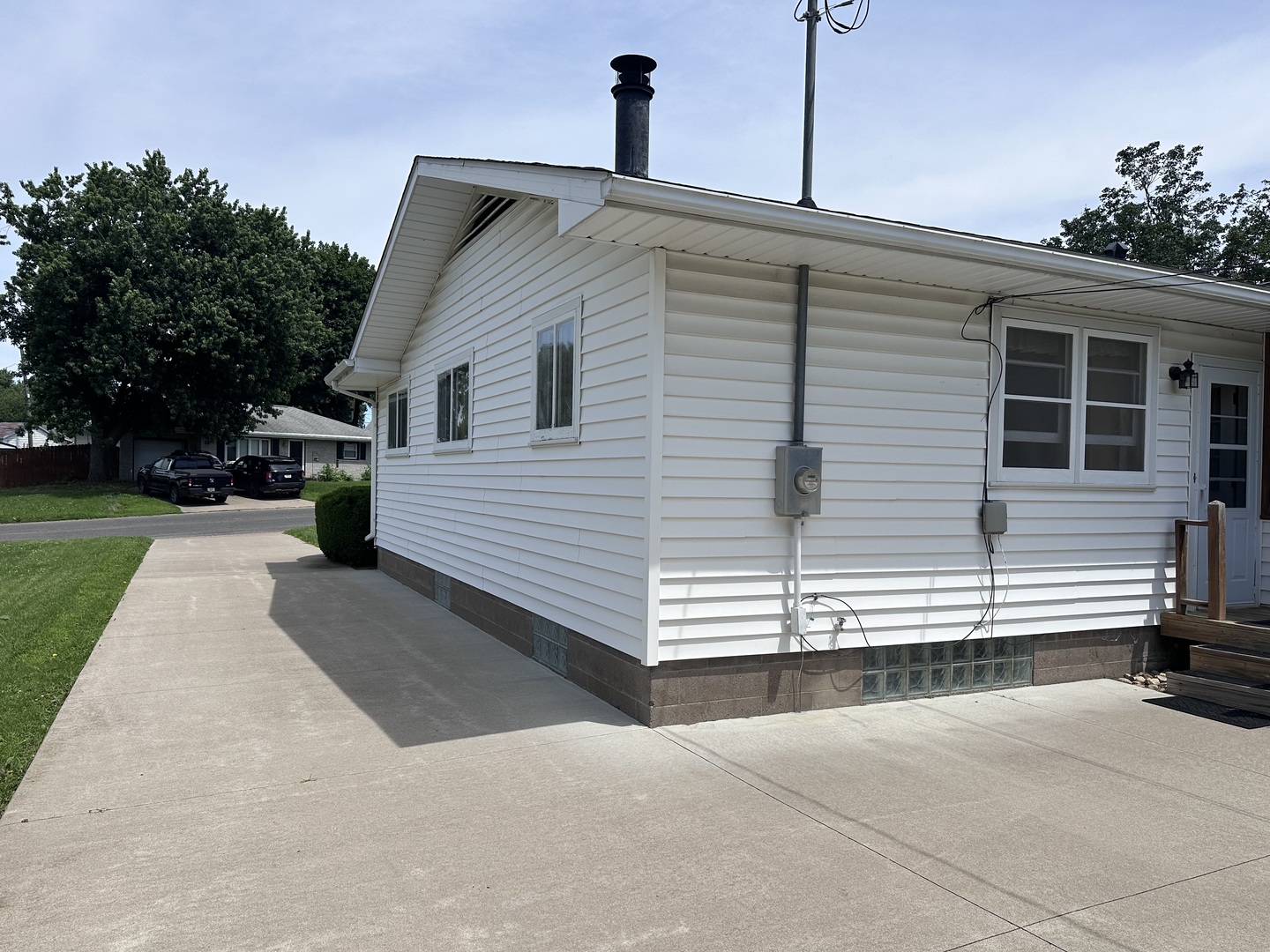 509 Highview Drive Clinton, IA 52732 - Photo 3 of 21