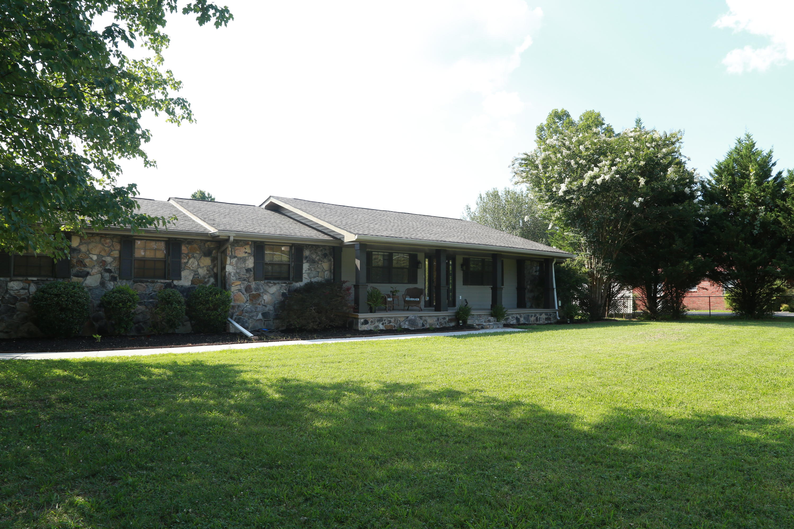 2001 Jenkins Road Chattanooga, TN 37421 - Photo 2 of 28 Front Yard 2