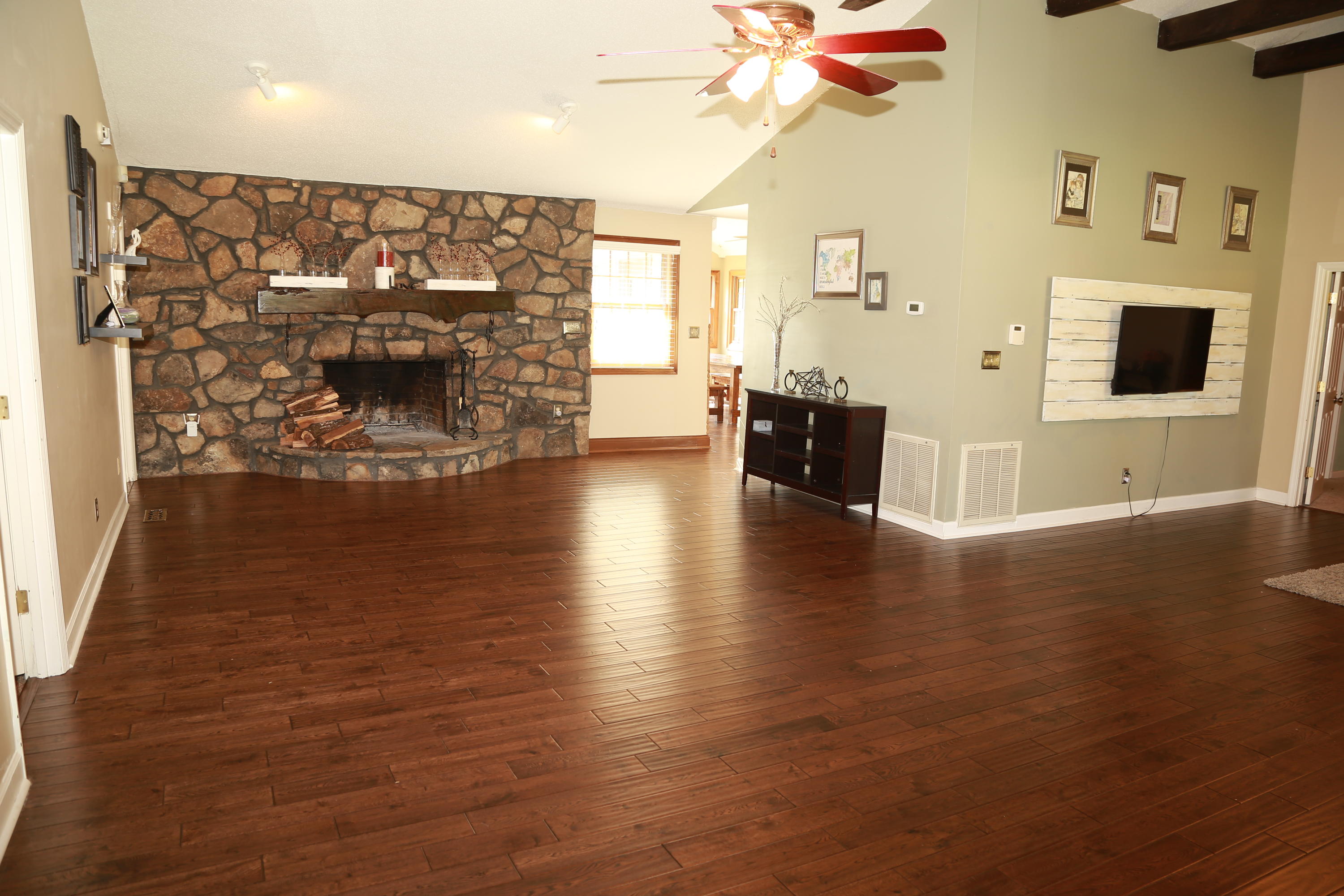 2001 Jenkins Road Chattanooga, TN 37421 - Photo 10 of 28 Living Room 2