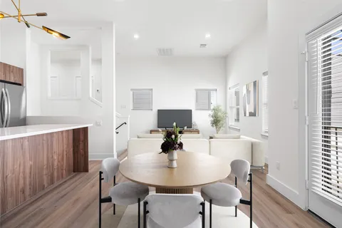 $2,800 | 112 Tolima Dove Street, Houston, TX 77022