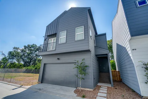 $2,800 | 112 Tolima Dove Street, Houston, TX 77022