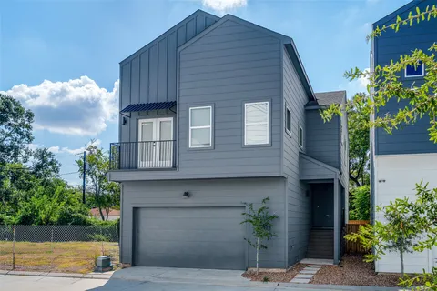 $2,800 | 112 Tolima Dove Street, Houston, TX 77022