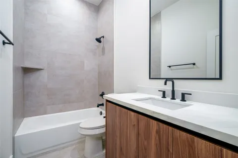 $2,800 | 112 Tolima Dove Street, Houston, TX 77022