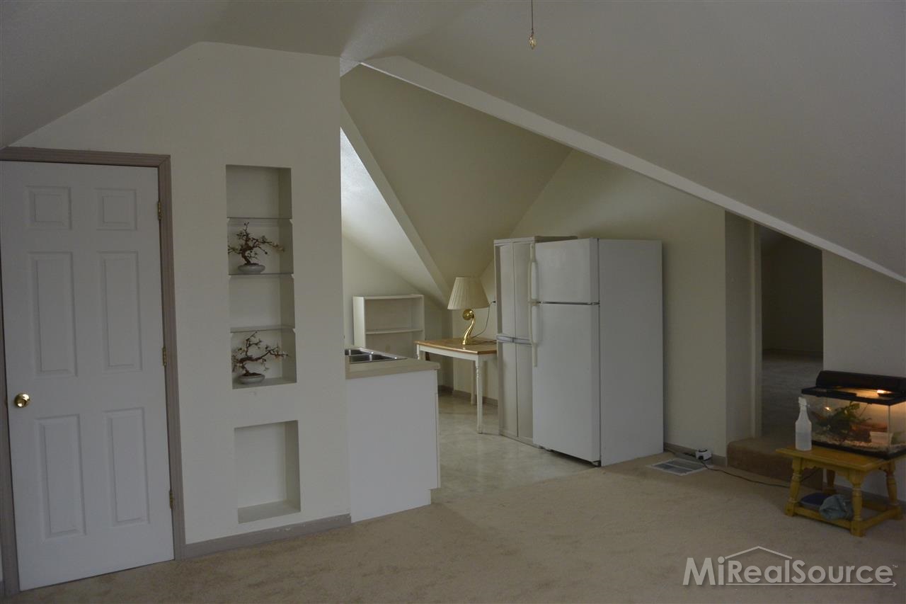 56040 Hayes Road Macomb, MI 48042 - Photo 22 of 23 31179320-21.JPG