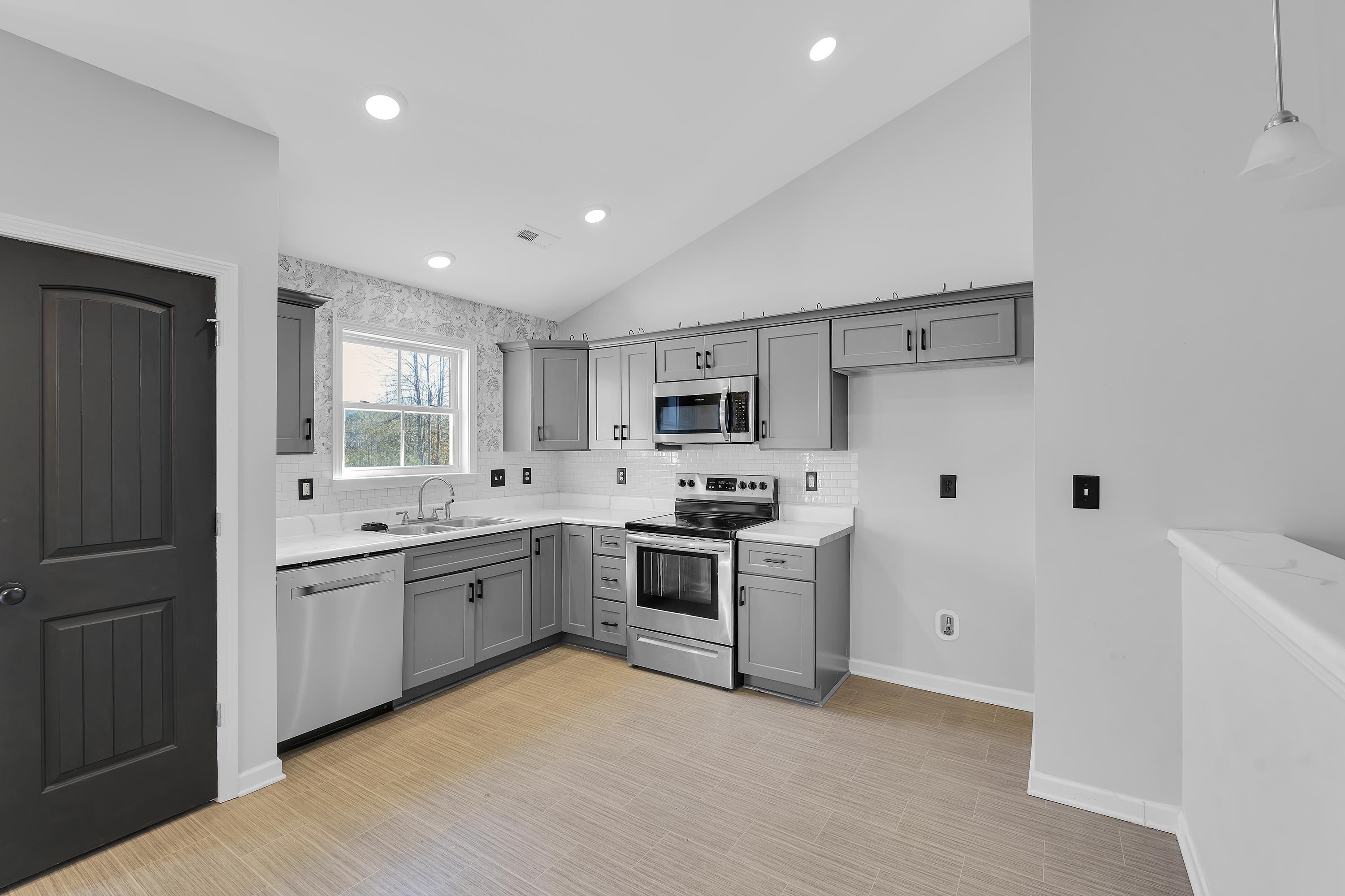 884 Hampton Road Lyman, SC 29365 - Photo 10 of 25