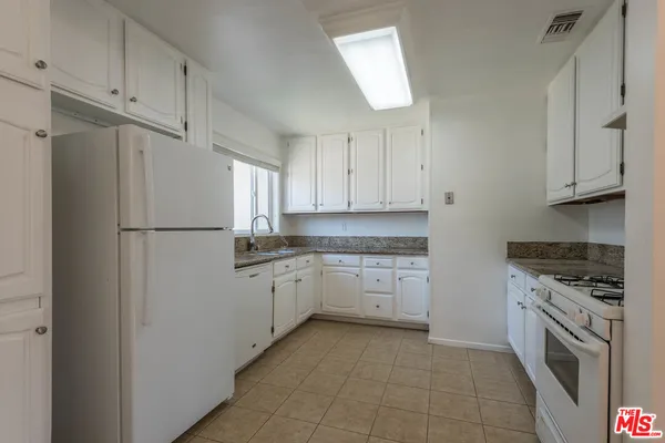 $4,750 | 5112 Auckland Avenue, North Hollywood, CA 91601