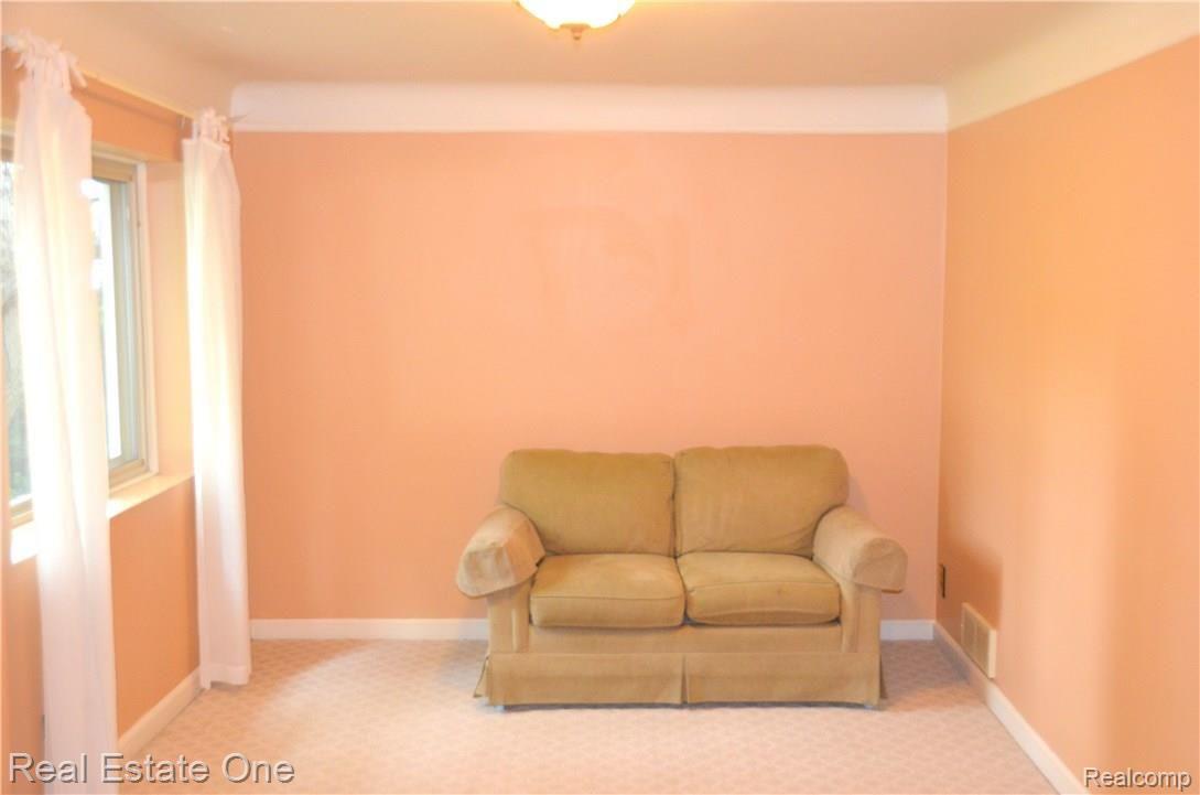 32672 Kelly Road Roseville, MI 48066 - Photo 13 of 21 13.JPG
