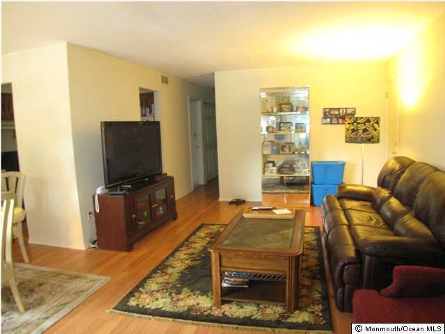 261 Grassmere Court Aberdeen, NJ 07747 - Photo 2 of 3 Additional Photo