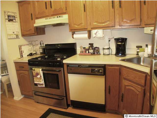 261 Grassmere Court Aberdeen, NJ 07747 - Photo 3 of 3 Additional Photo