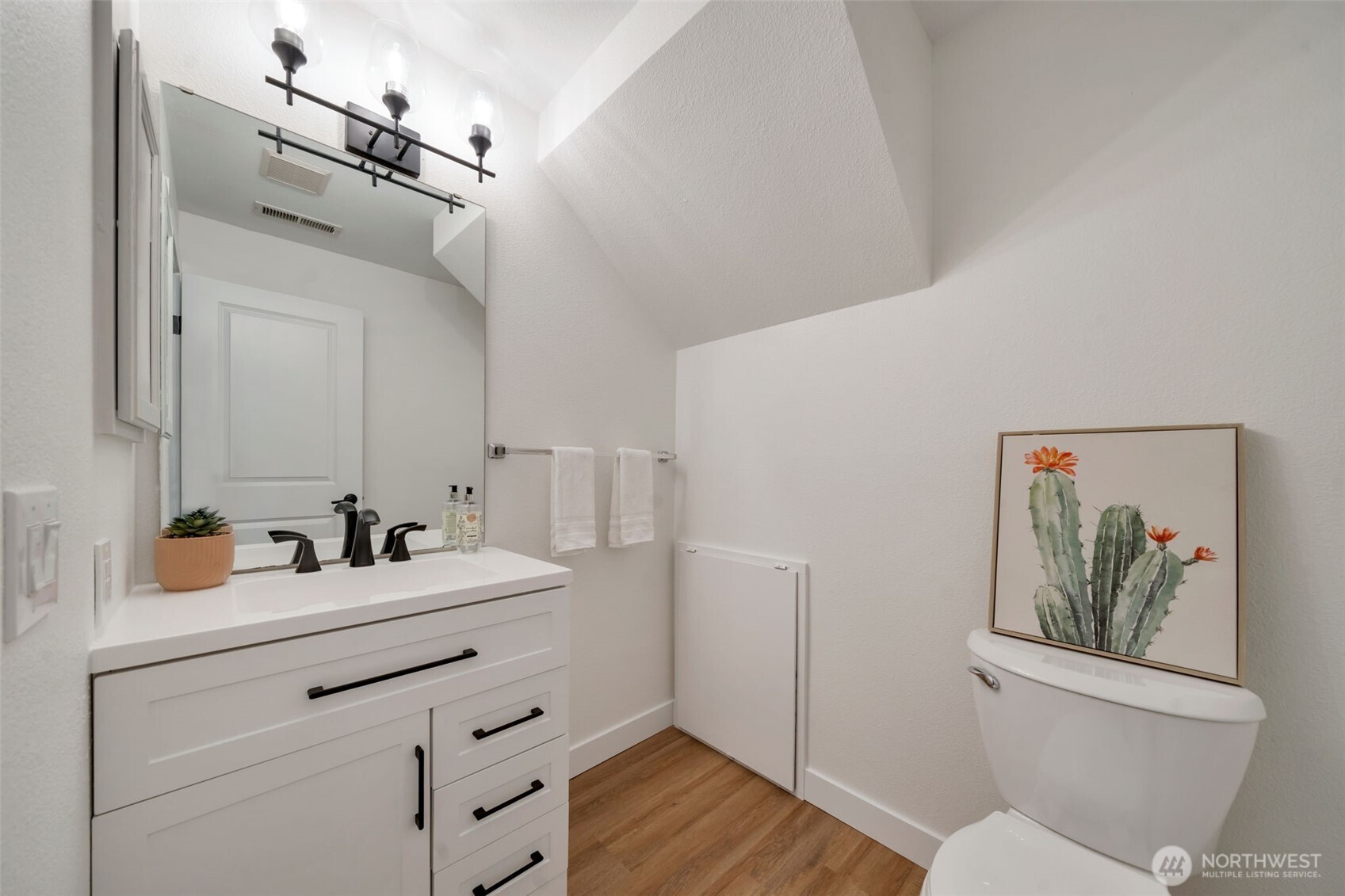 953 Field Avenue Northeast Renton, WA 98059 - Photo 14 of 25